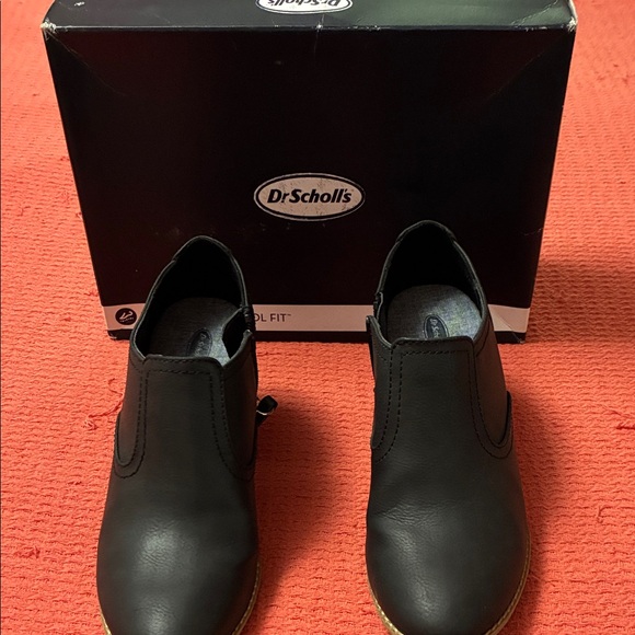 Dr. Scholl's Black Leather Slip-Ons - Picture 1 of 4